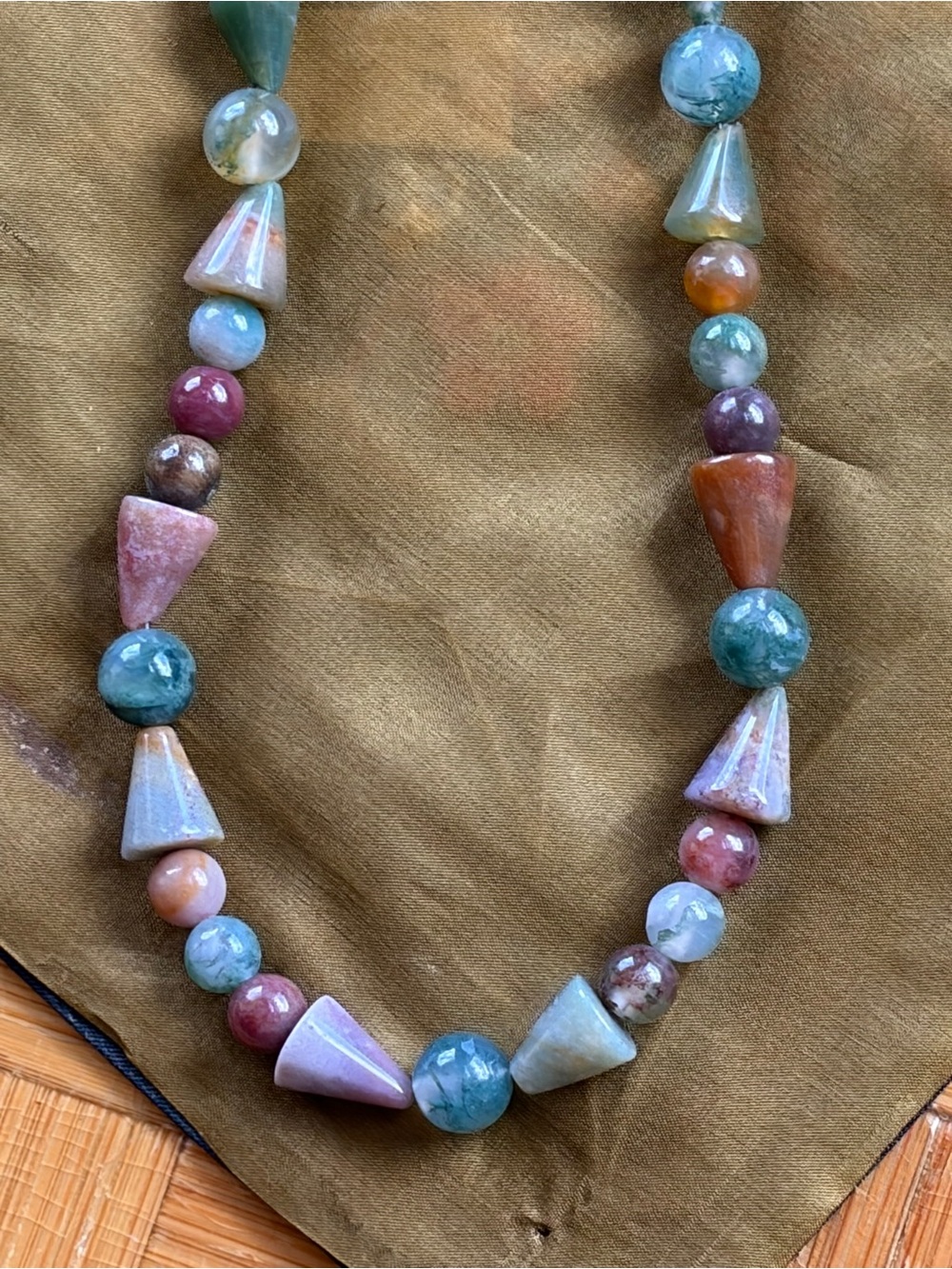 Beautiful handmade vintage agate & jasper beads 16.5” long
